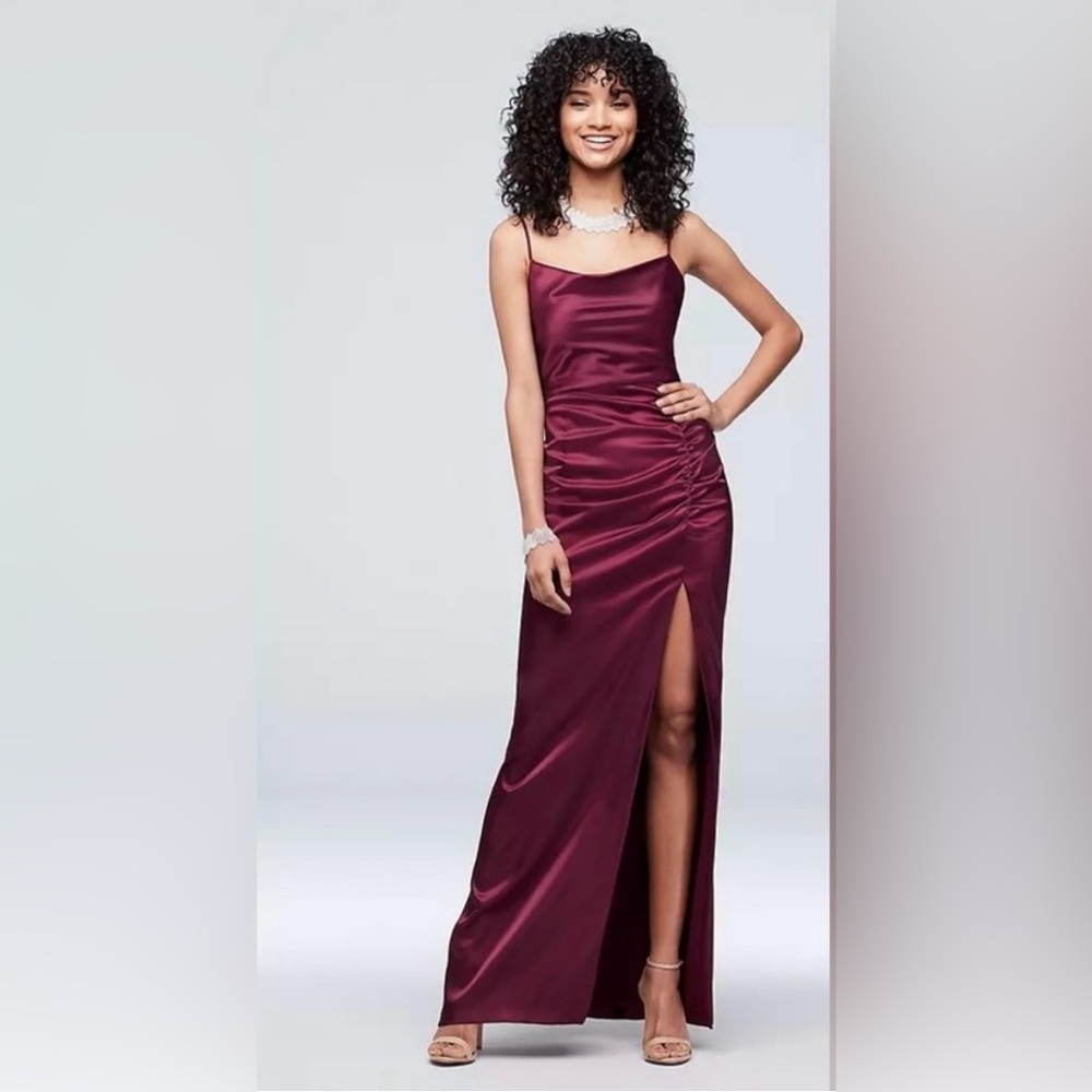 Elegant Burgundy Ruched Dress